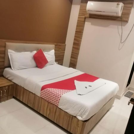 Ruby Hotel Мумбай Екстериор снимка