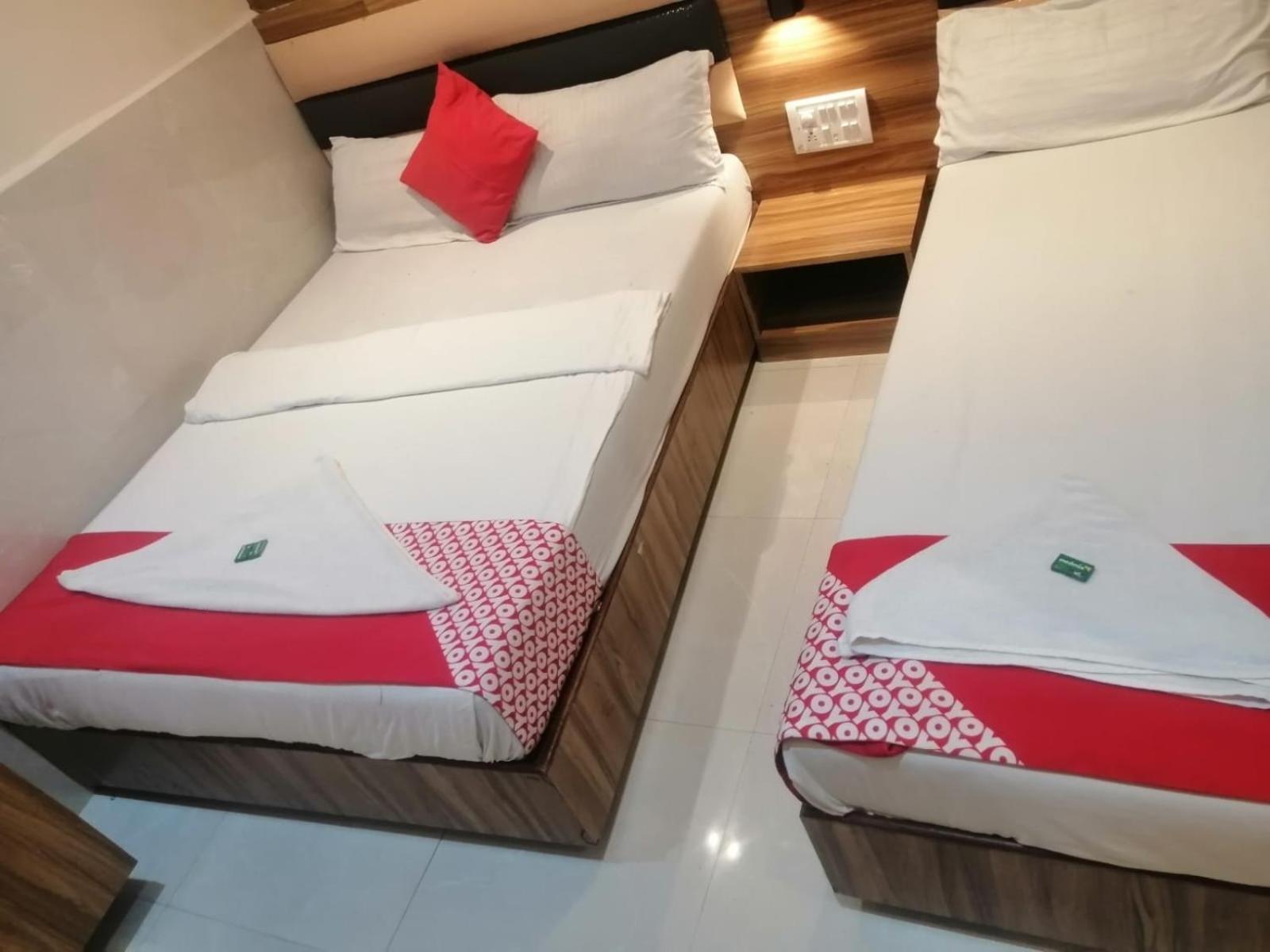 Ruby Hotel Мумбай Екстериор снимка