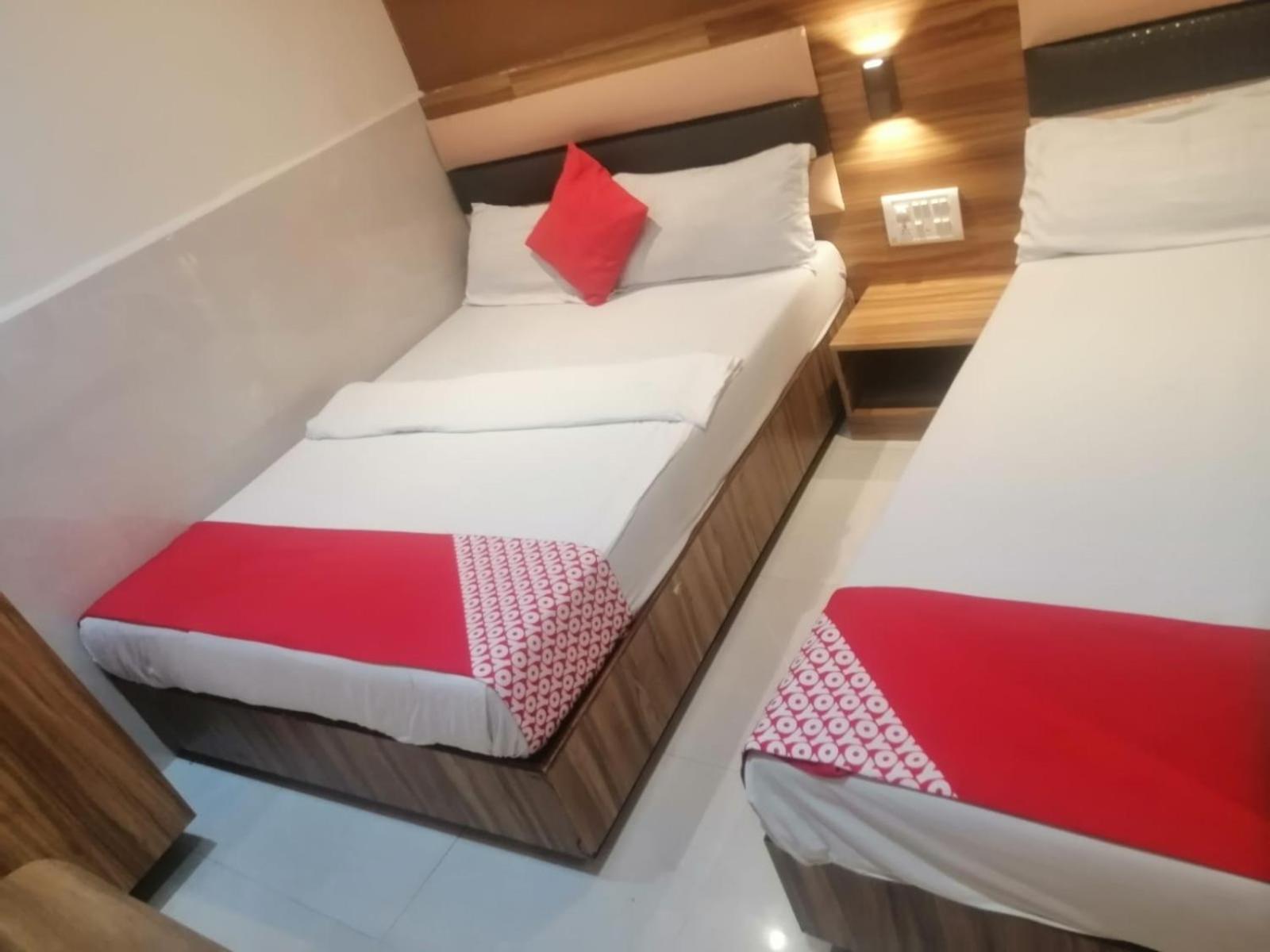 Ruby Hotel Мумбай Екстериор снимка